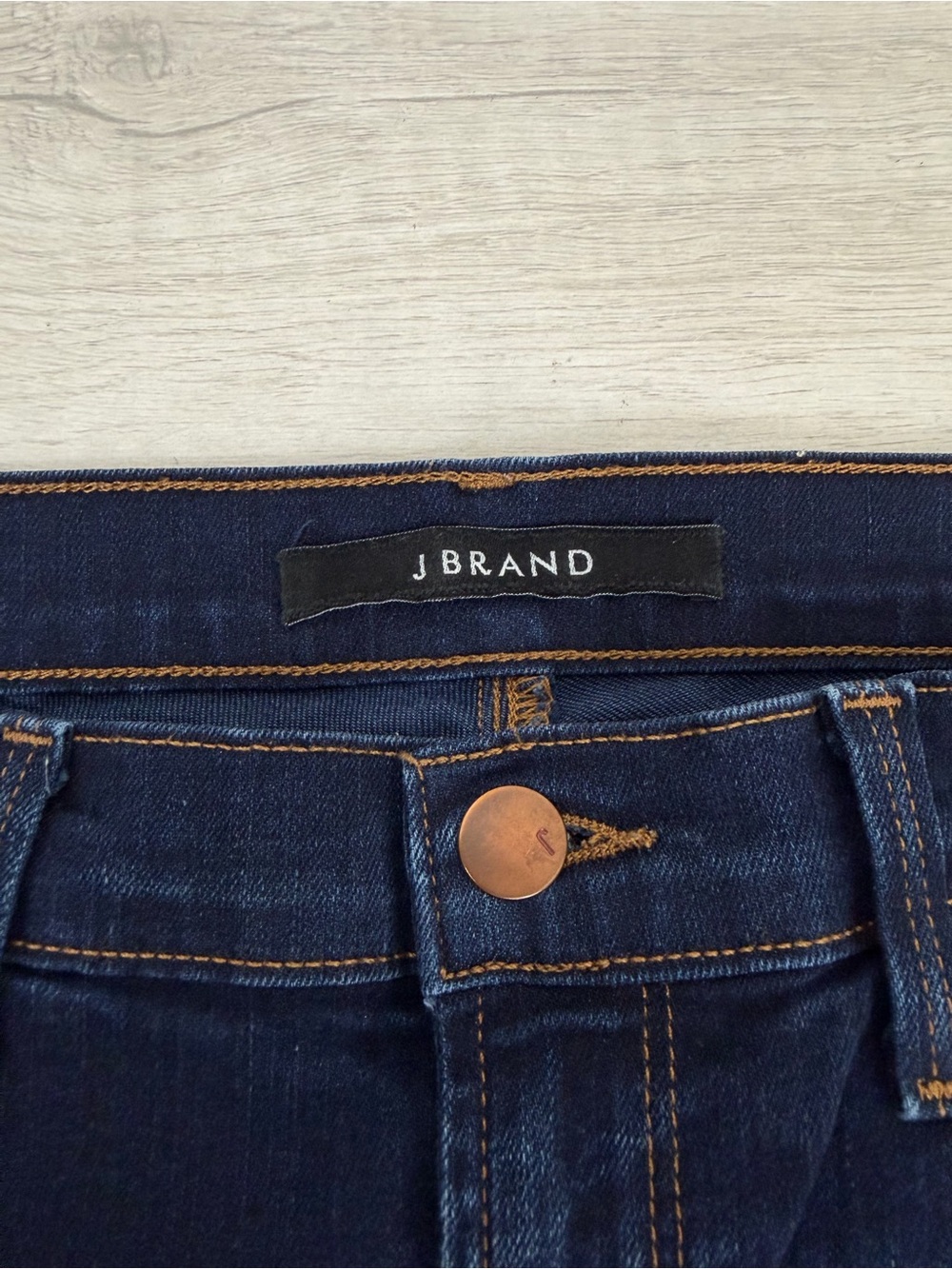 J Brand Mid-Rise Stove Pipe Skinny Jeans in Ignite, Size 29 - Picture 8 of 14